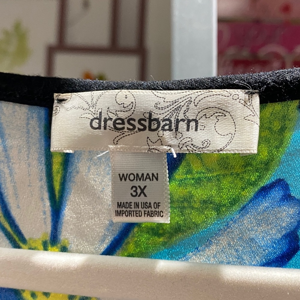 dressbarn Blue and Black Floral Blouse 3 X. Ptp is 29. - Picture 2 of 4